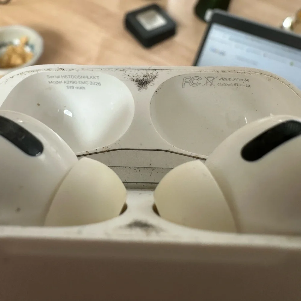 Apple AirPod pro 1st generation headphones